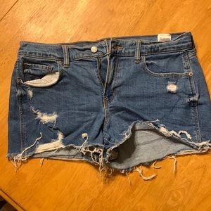 Old navy boyfriend mid rise shorts size 6